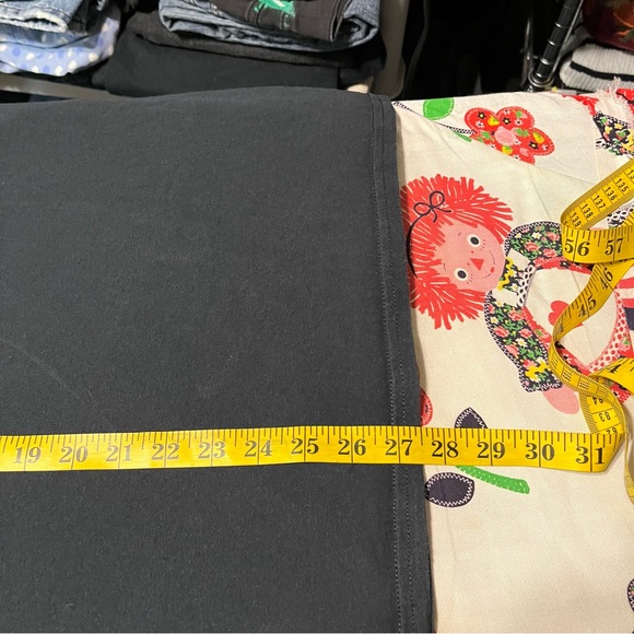 Skeleton Hand With Flowers Men’s T-shirt - Picture 5 of 6